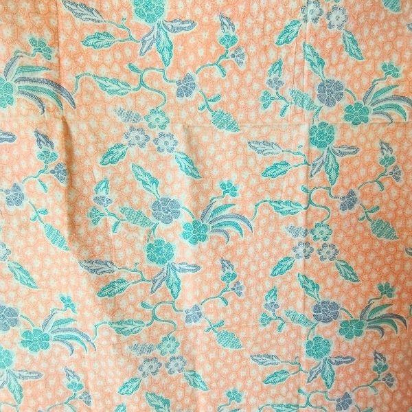 レトロ調の懐かしくてかわいい柄のプリントバティック